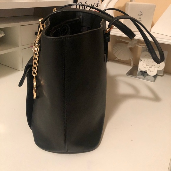 Michael Kors elegant bag with good conditions - Picture 4 of 16